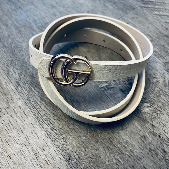 Black Faux leather metal ring buckle skinny belt - Picture 5 of 5